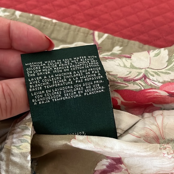 Pair of vintage Ralph Lauren square Euro size pillow shams. - Picture 5 of 9